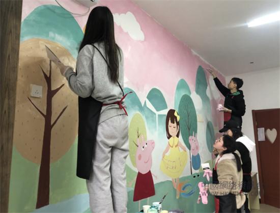 春风十里不如学雷锋的你 百名晓庄学子为残疾孩子手绘居室